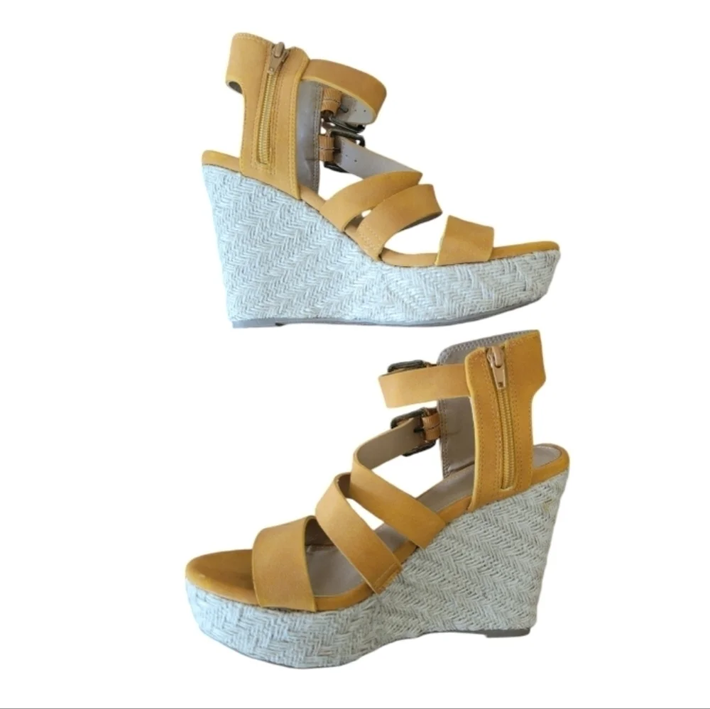 NWOT Report Faux Suede Rope Wedge‎ Sandals Size 7.5